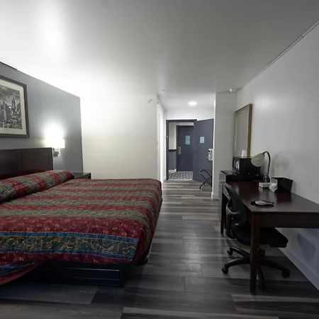Greenwoods Inn & Suites Berlin Exteriör bild
