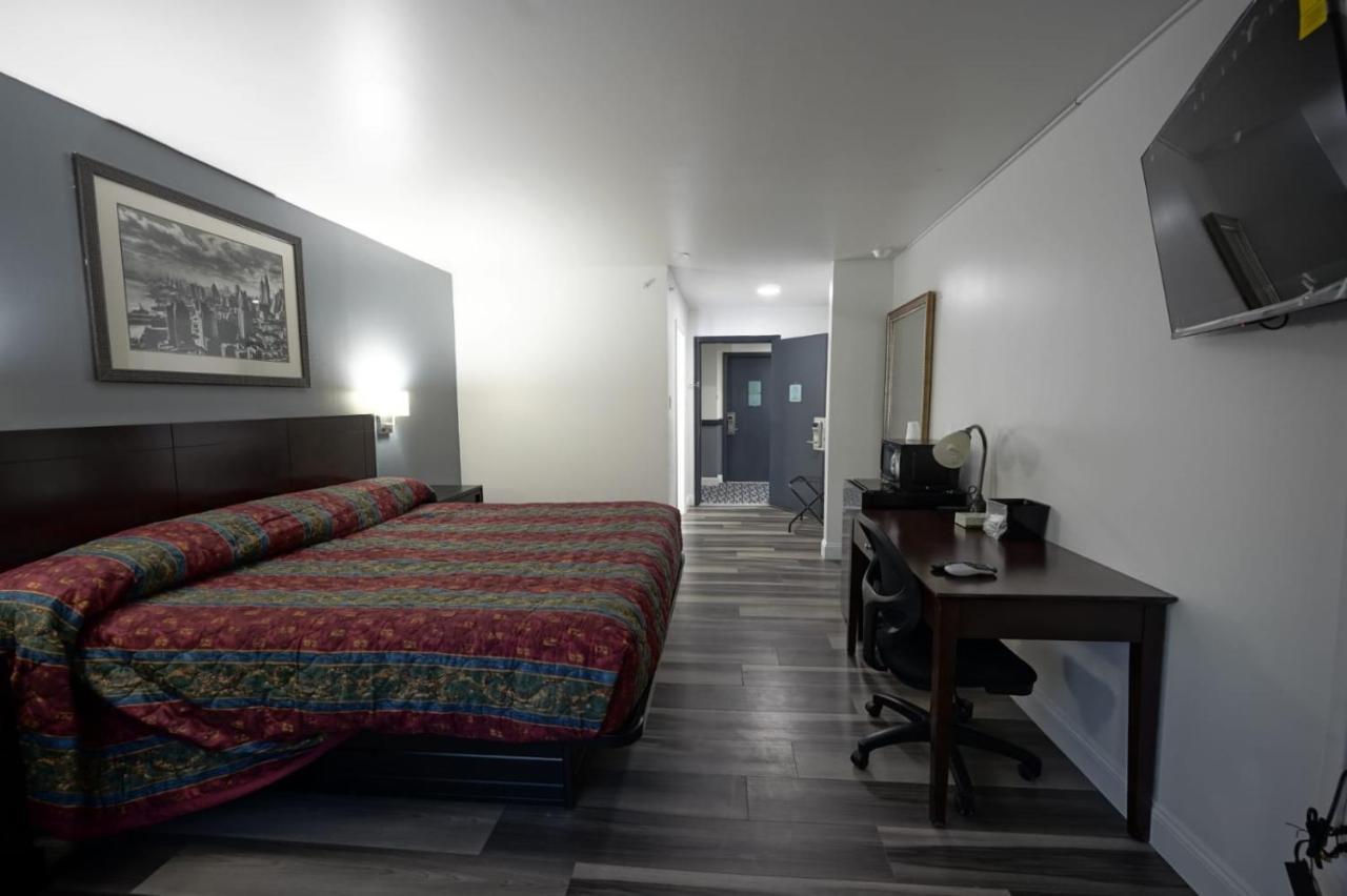 Greenwoods Inn & Suites Berlin Exteriör bild